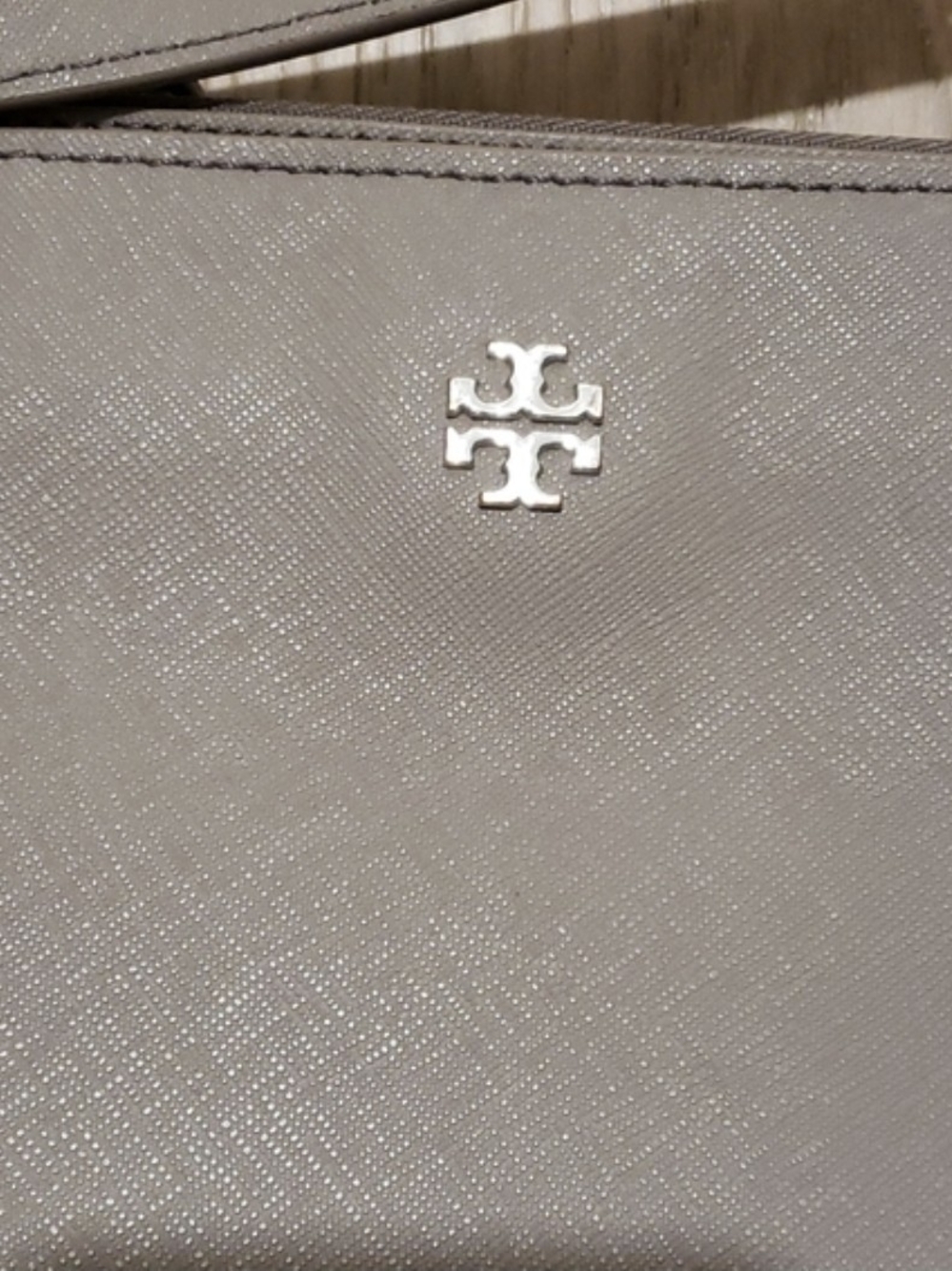 Tory Burch Pebbled Leather Wristlet in Light Taupe